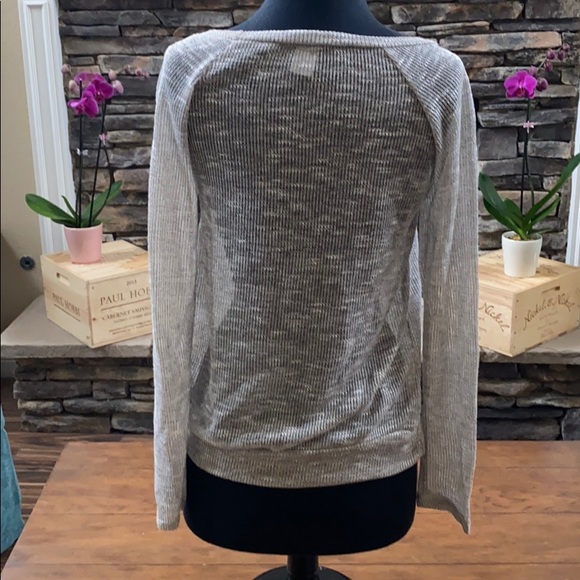 Women’s top - Picture 2 of 4